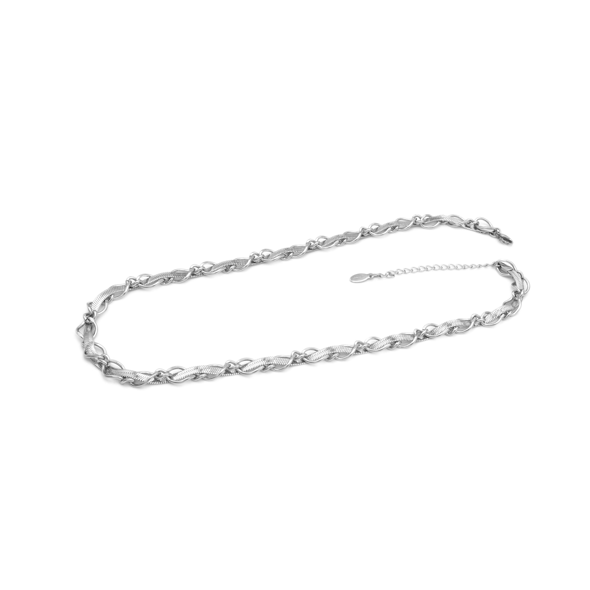 Collana in Acciaio con Design Intrecciato