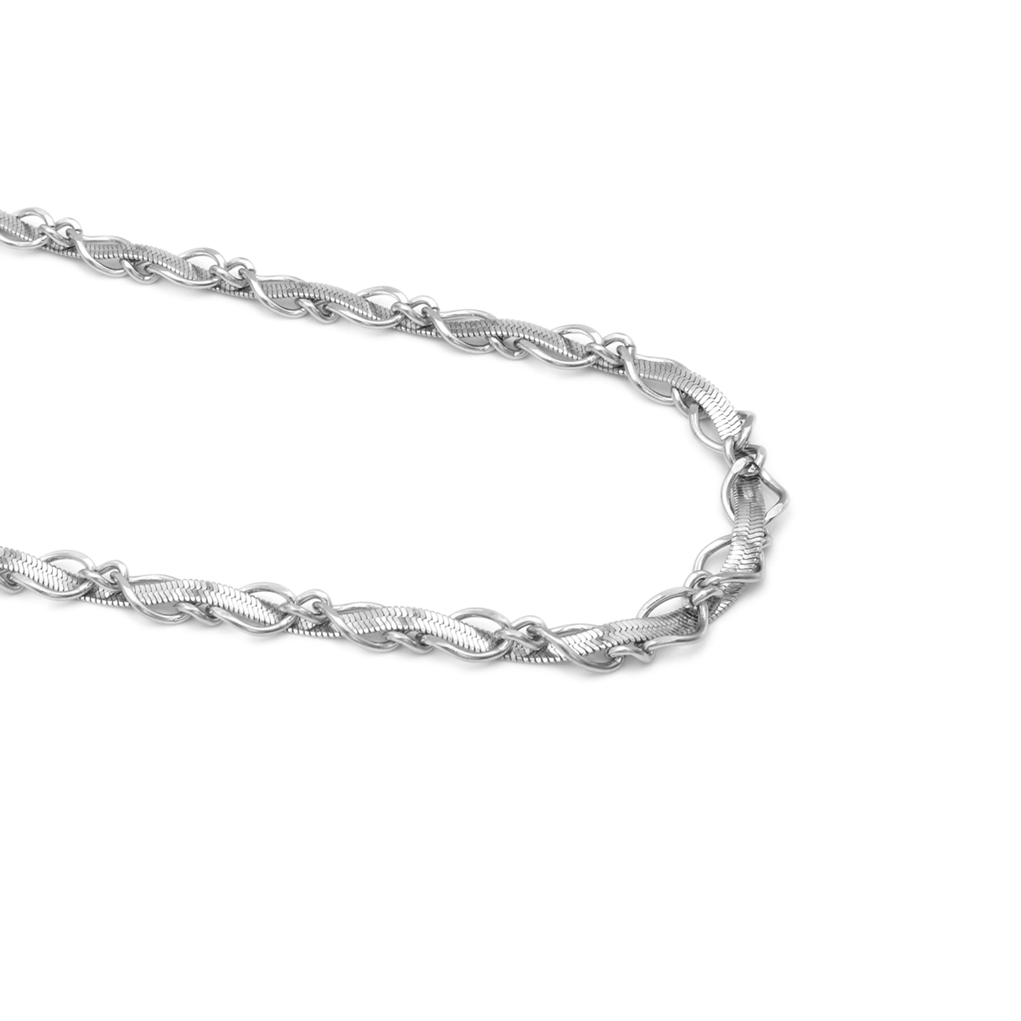 Collana in Acciaio con Design Intrecciato