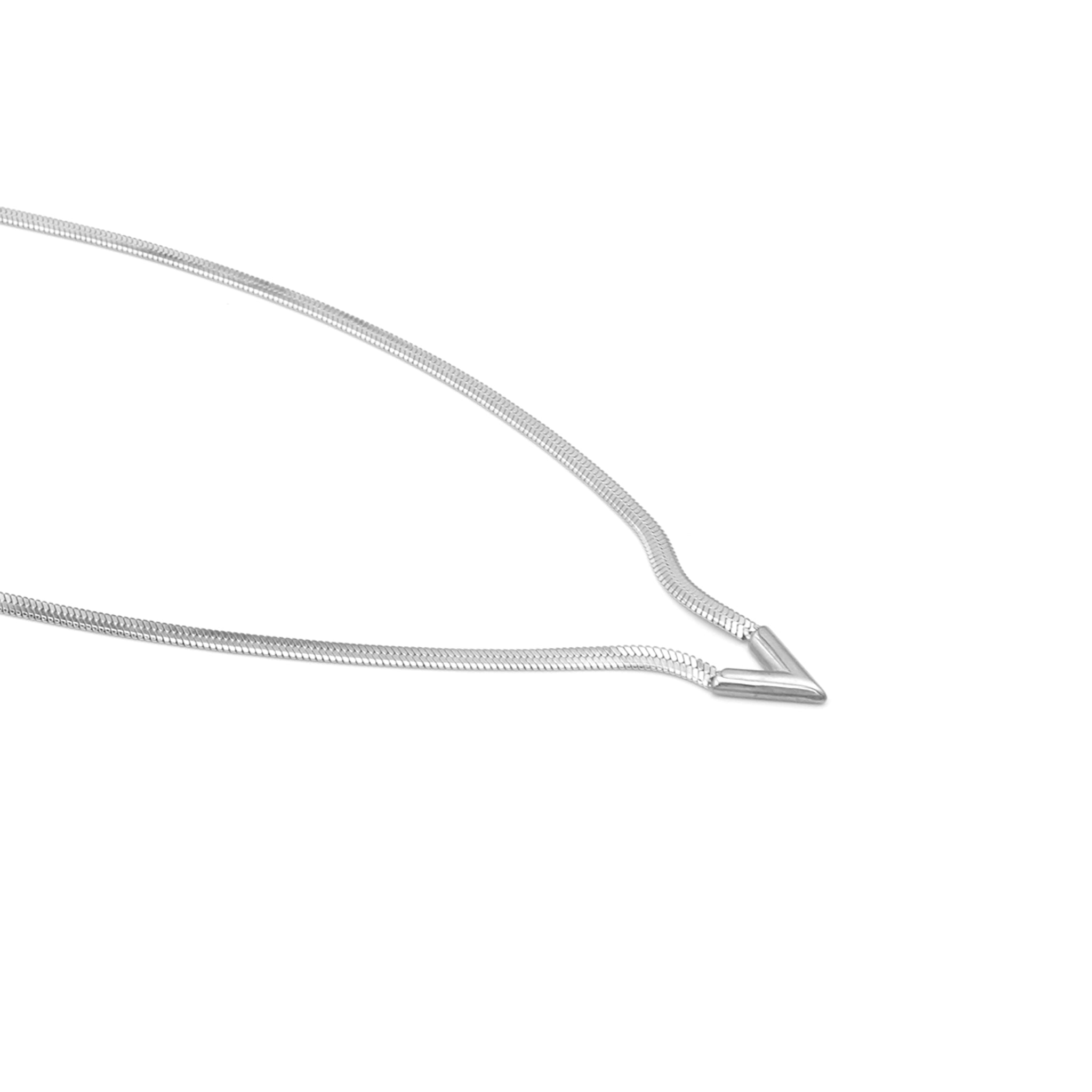 Collana Elegante in Acciaio con Forma di V