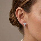 Orecchini Cerchio con Pavé di Cuori e Chiusura a Scattino In Argento 925