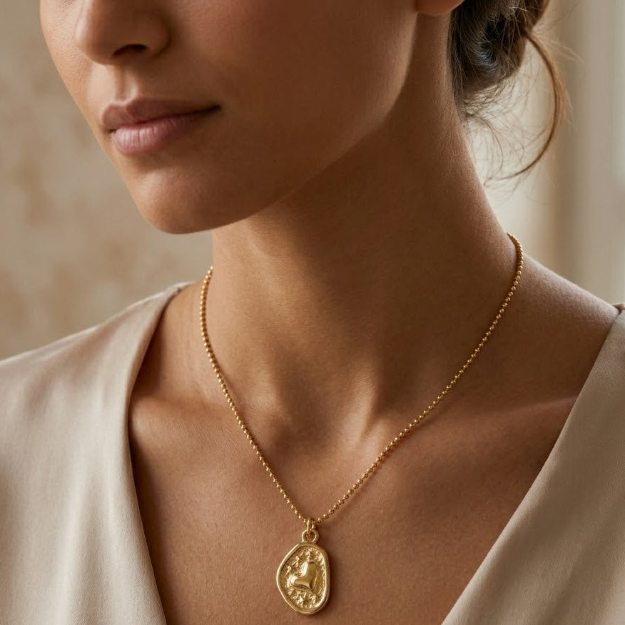 Collana Medaglia Martellata con Cuore e Stelle In Acciaio Inossidabile