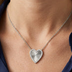 Collana con Cuore Zigrinato e Zirconi In Acciaio Inossidabile