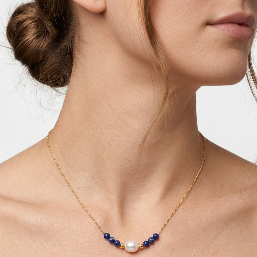 Collana Sottile con Perla Centrale e Cristalli Rossi In Acciaio Inossidabile