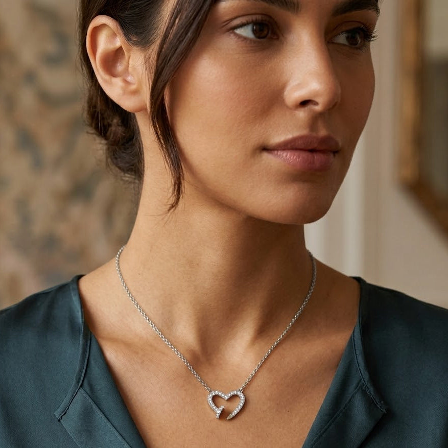 Collana con Cuore a Chiodo e Zirconi In Acciaio Inossidabile