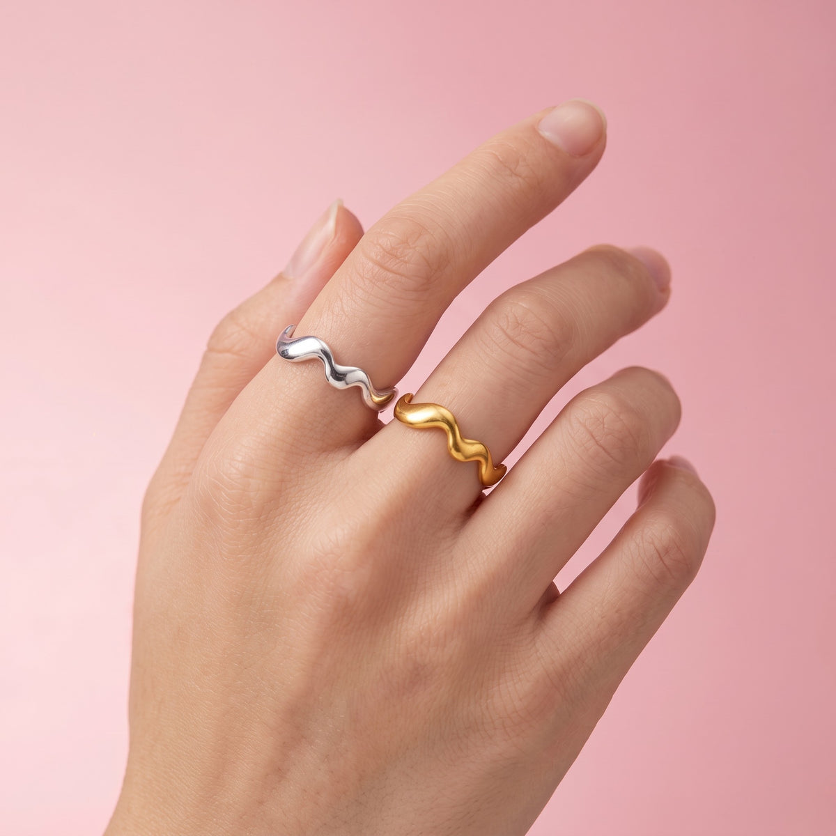 Anello Wavy In Acciaio Inossidabile
