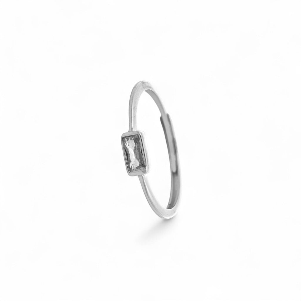Anello in Argento con Rettangolo Elegante