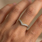 Anello a V con Cristalli In Acciaio Inossidabile