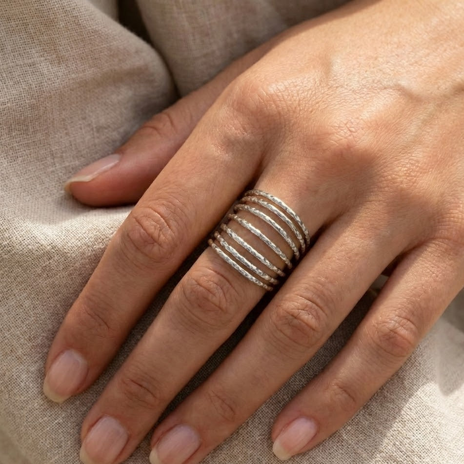 Anello Spirale Multi-Fascia Martellata In Acciaio Inossidabile
