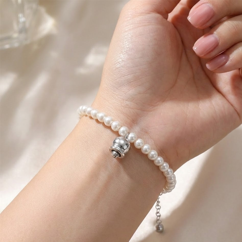 Bracciale di Perle con Campanellino In Acciaio Inossidabile