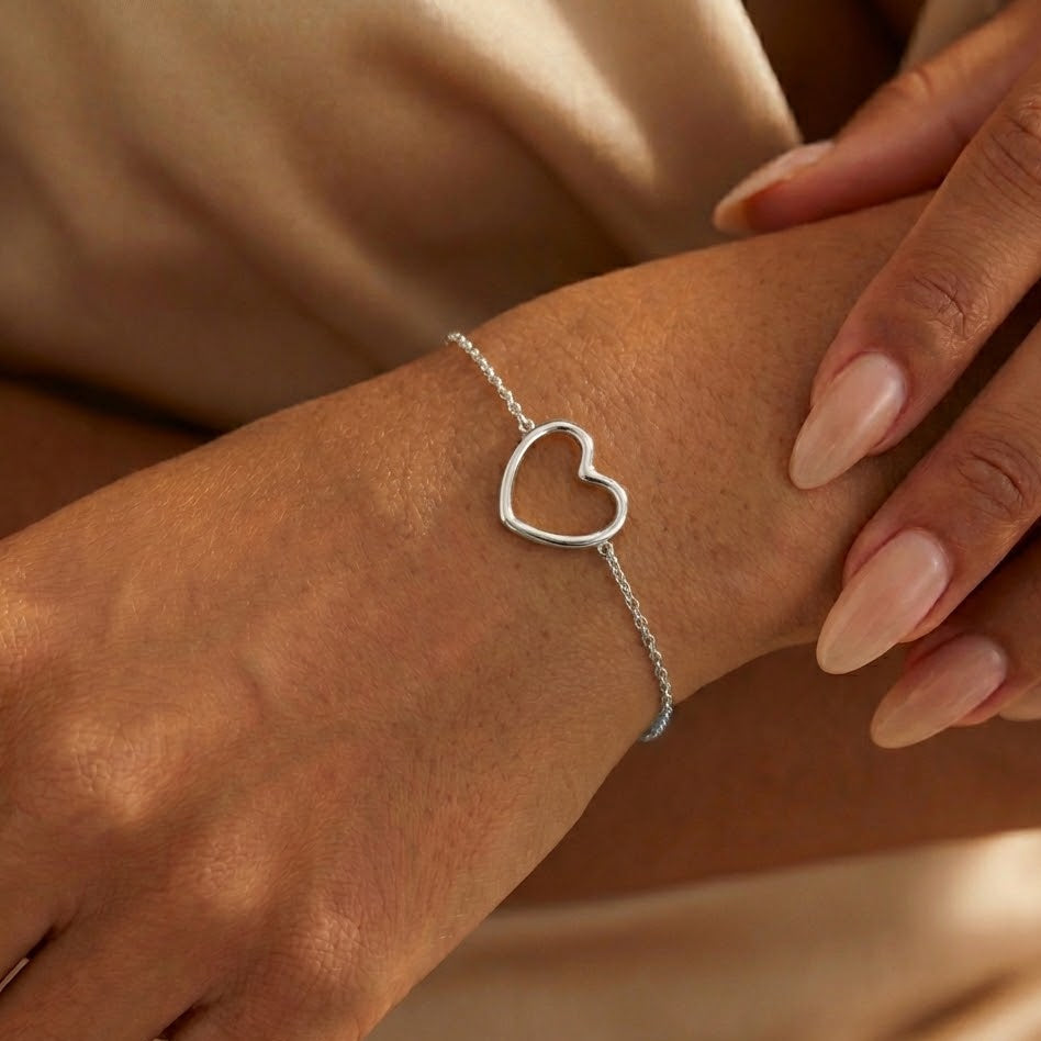 Bracciale con Cuore a Tramezzo Traforato In Acciaio Inossidabile