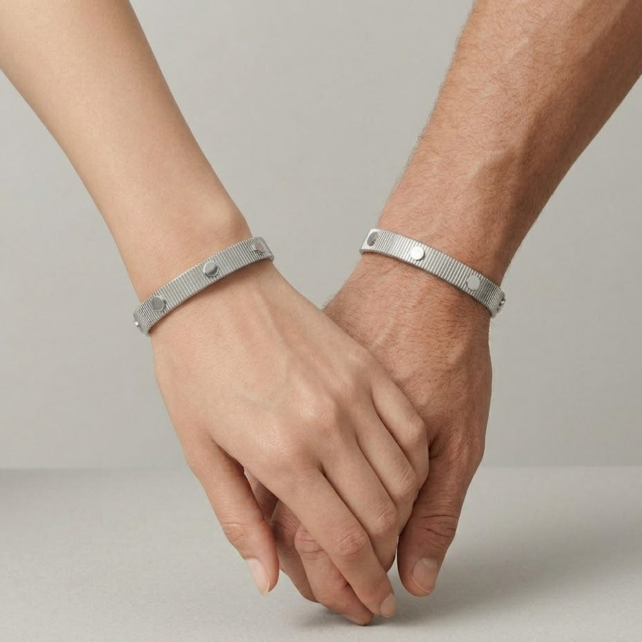 Bracciale Tubogas Rigido con Borchie Piatte In Acciaio Inossidabile