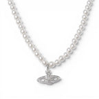 Collana Perle e Charm Pianeta In Acciaio Inossidabile