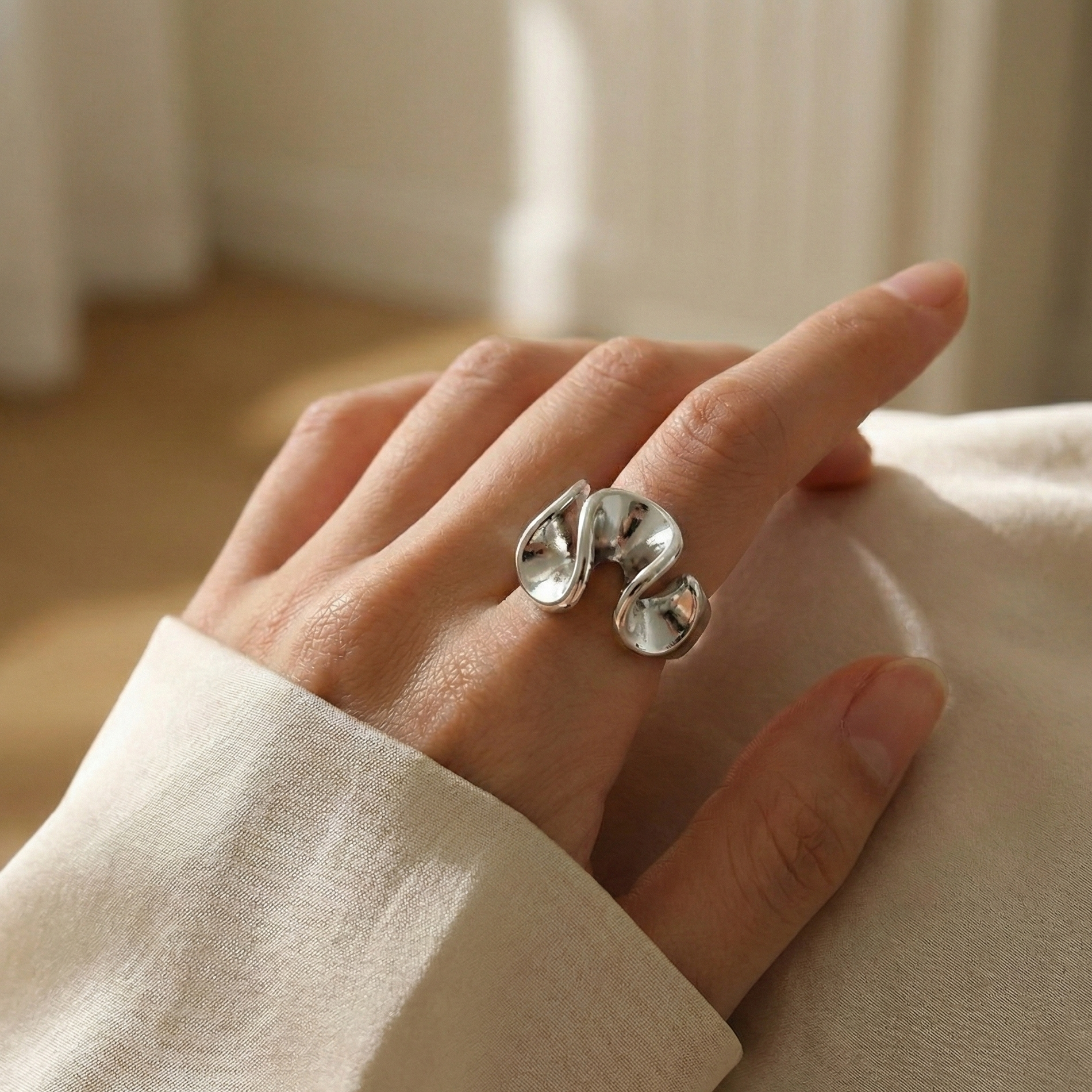 Anello Design a Nastro Ondulato in Acciaio Inossidabile