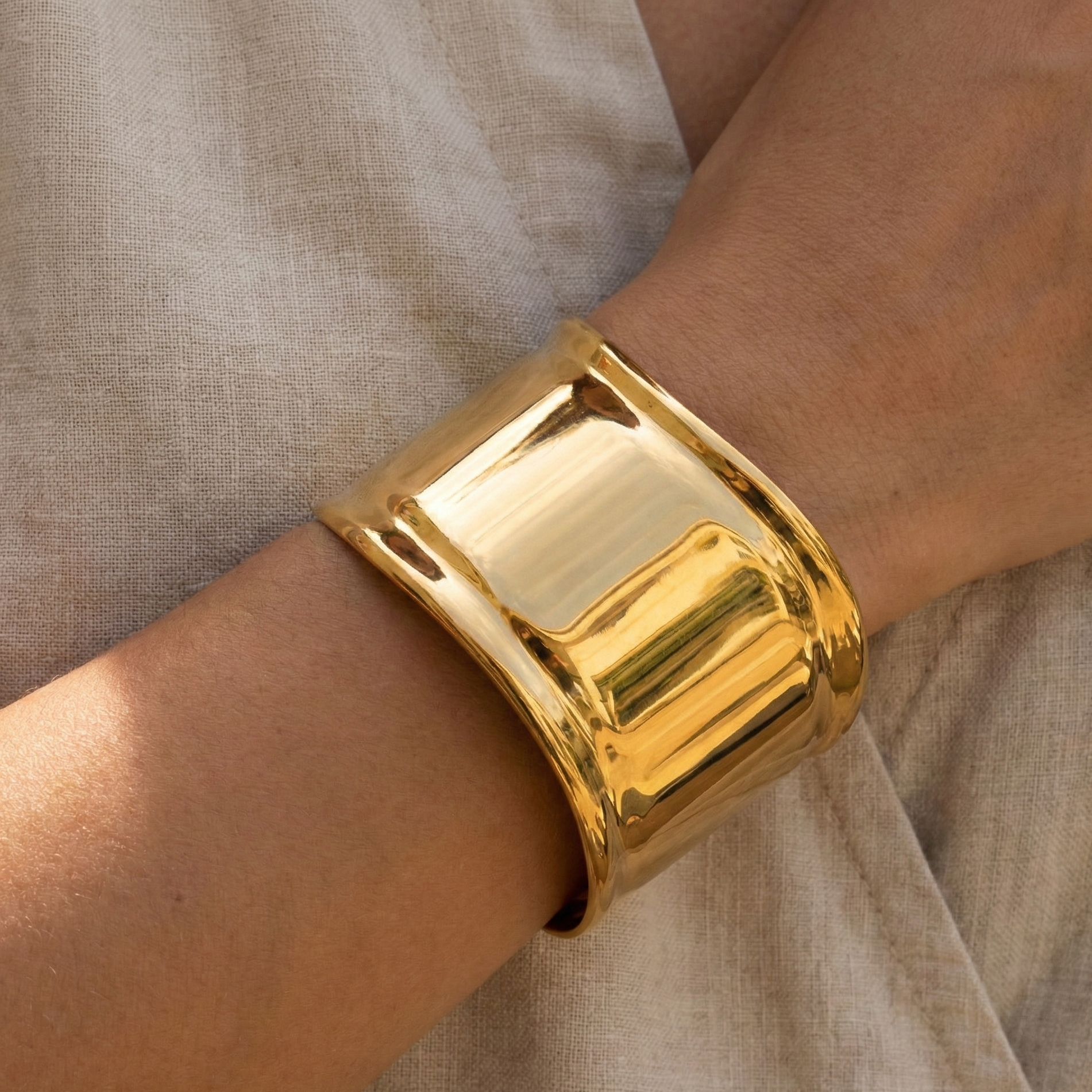 Bracciale Bangle a Fascia Maxi Curva in Acciaio Inossidabile