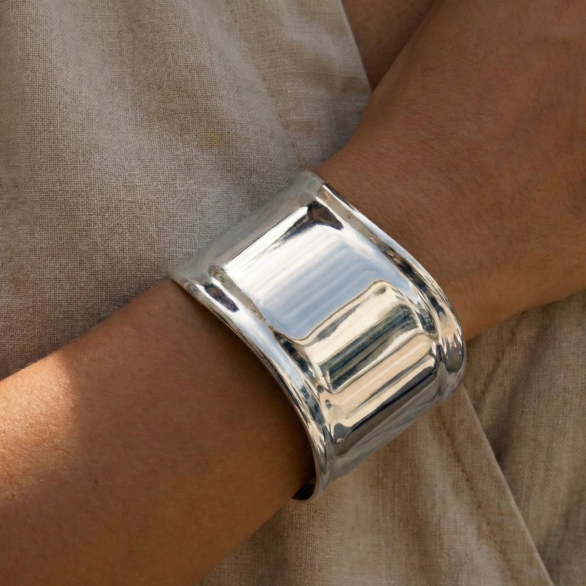 Bracciale Bangle a Fascia Maxi Curva in Acciaio Inossidabile