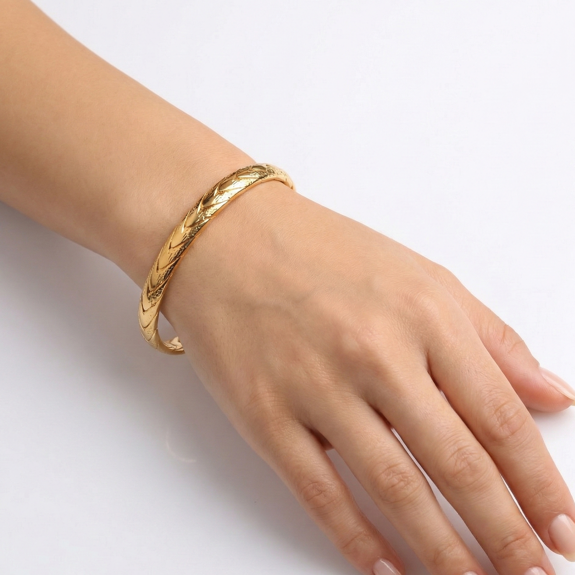 Bracciale Rigido Sottile con Lavorazione a Spiga di Grano in Acciaio Inossidabile