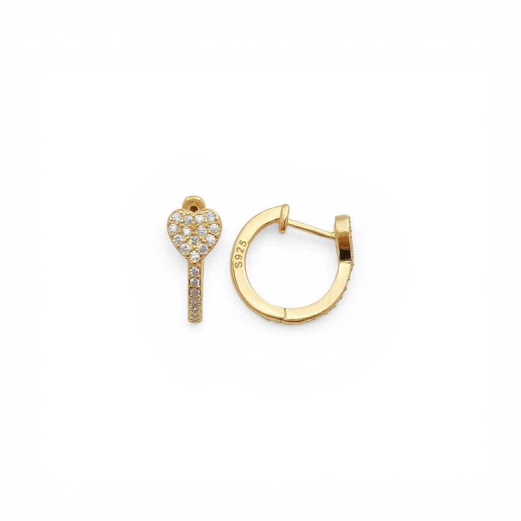 Orecchini Cerchio con Pavé di Cuori e Chiusura a Scattino In Argento 925