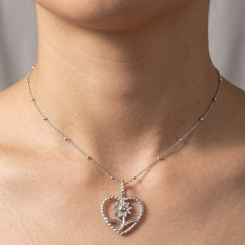 Collana con Cuore Torchon e Fiore In Acciaio Inossidabile