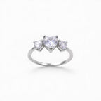 Anello Solitario Trilogy con Tre Zirconi a Cuore In Acciaio Inossidabile