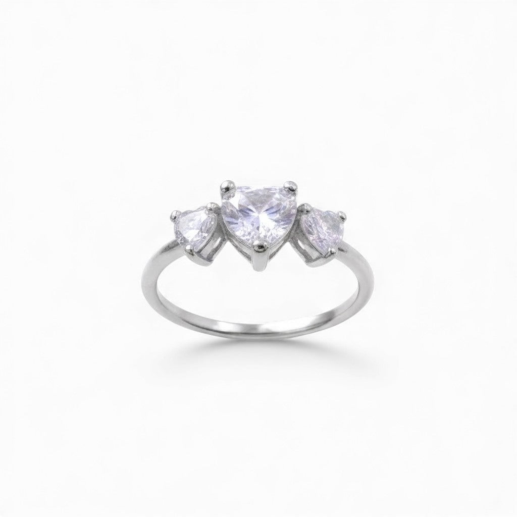 Anello Solitario Trilogy con Tre Zirconi a Cuore In Acciaio Inossidabile