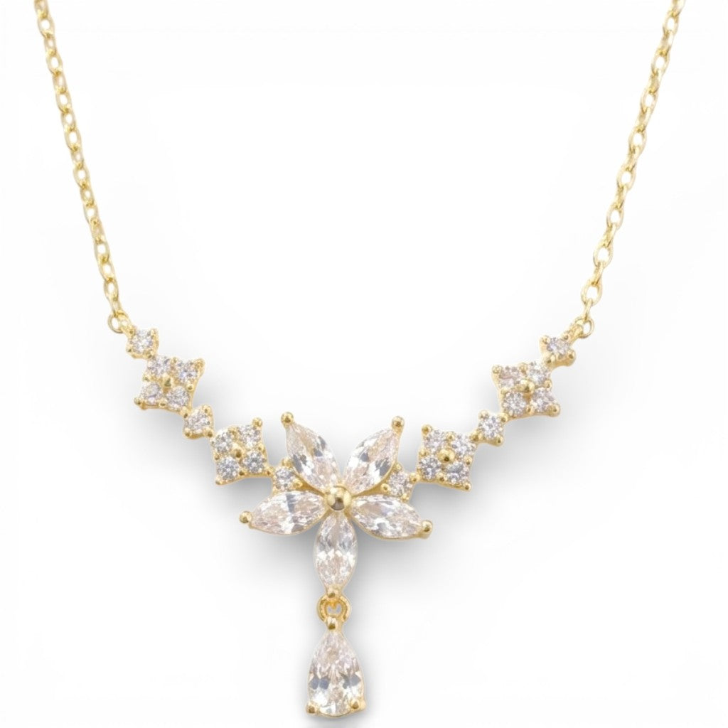 Collana Sbocciare Prezioso a Fiore In Argento 925