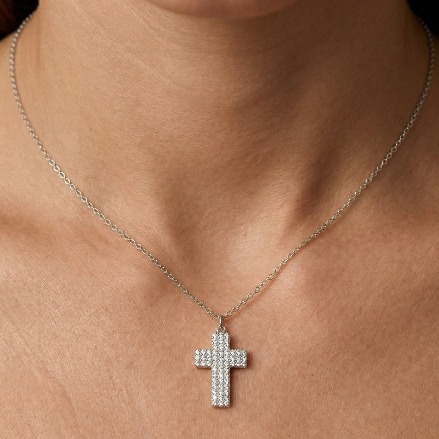 Collana con Croce in Pavé di Zirconi In Acciaio Inossidabile