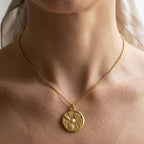 Collana Medaglia Marina con Perla Centrale In Acciaio Inossidabile