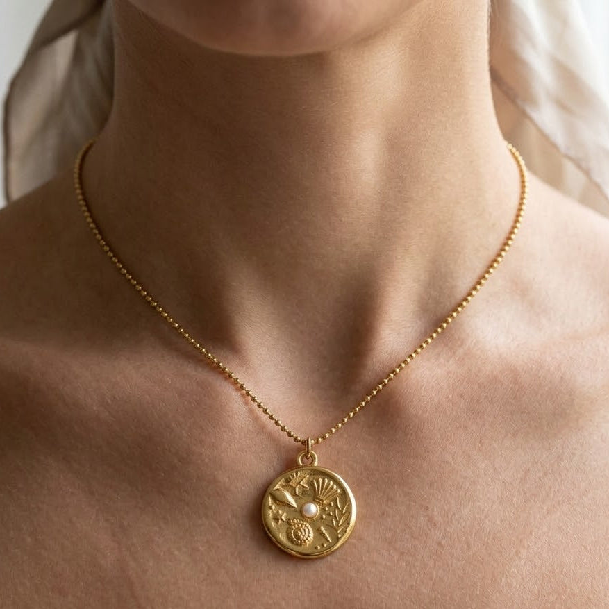 Collana Medaglia Marina con Perla Centrale In Acciaio Inossidabile