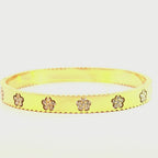 Bracciale Rigido Sottile con Fiori in Zirconi e Profilo Zigrinato In Acciaio Inossidabile