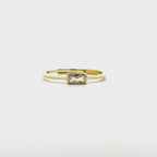 Anello in Argento con Rettangolo Elegante