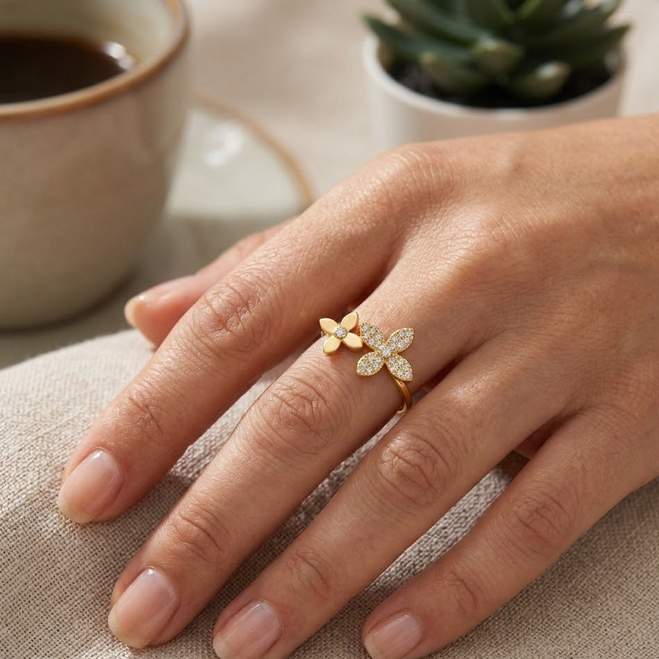 Anello con Doppio Fiore Liscio e Pavé In Acciaio Inossidabile