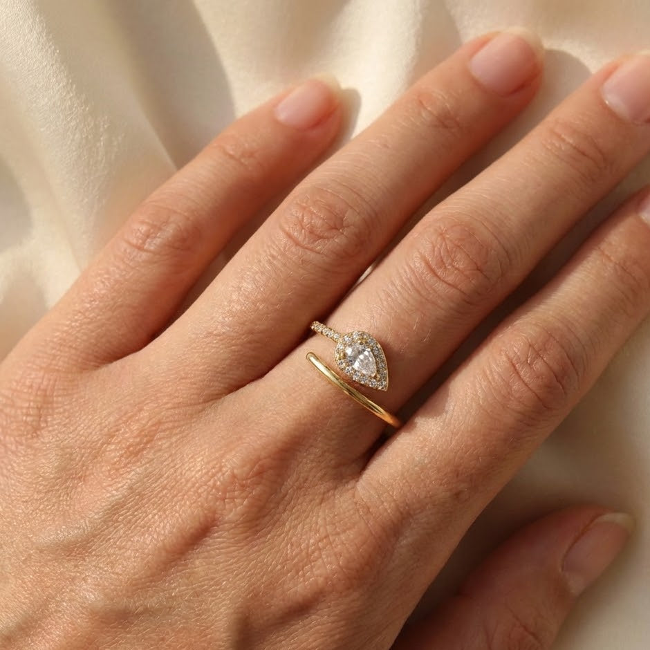 Anello Goccia Imperiale con Pavé di Zirconi In Acciaio Inossidabile