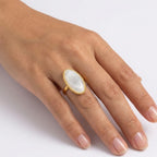 Anello con Madreperla Ovale In Acciaio Inossidabile