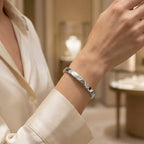 Bracciale Rigido Sottile Crystal Bloom con Fiori di Cristalli in Acciaio Inossidabile
