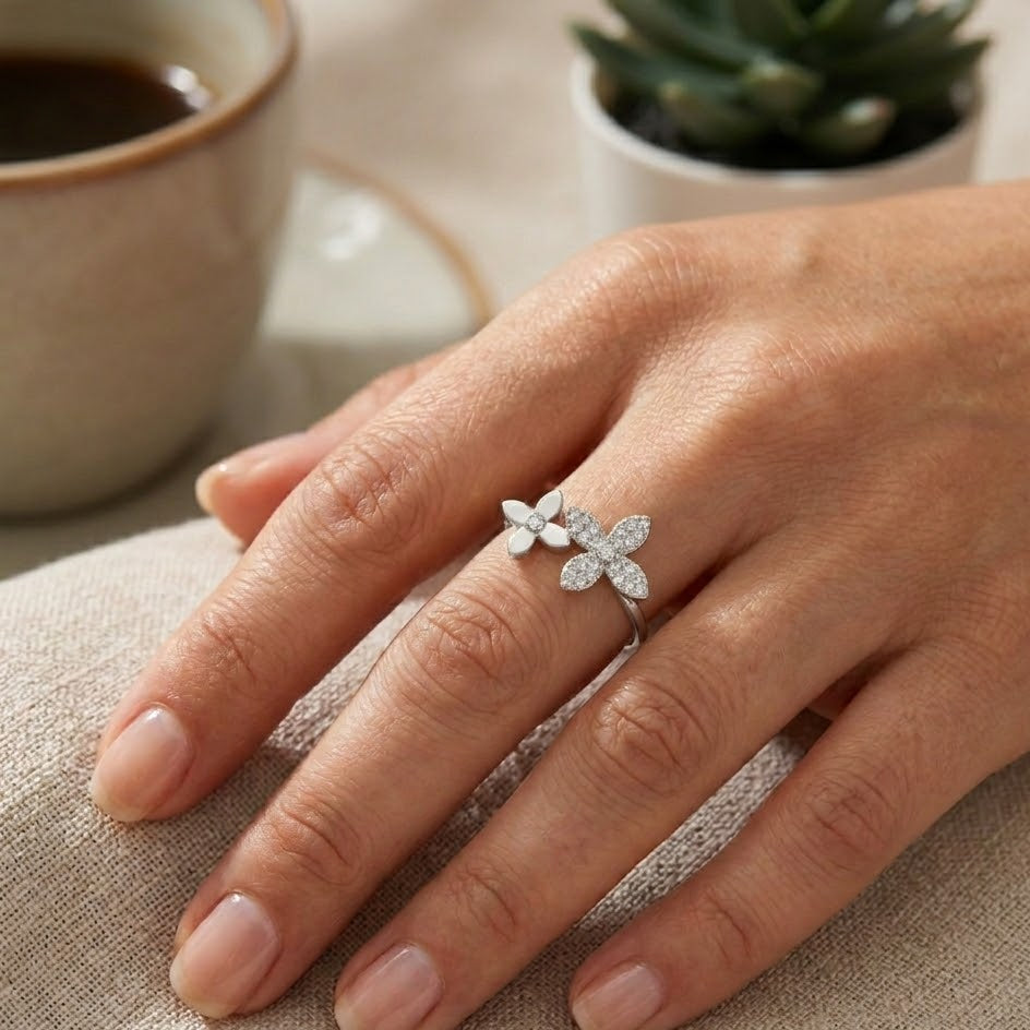 Anello con Doppio Fiore Liscio e Pavé In Acciaio Inossidabile