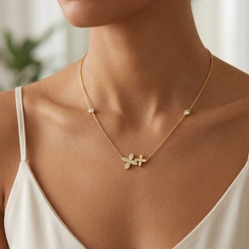 Collana Doppio Fiore con Pavé e Punti Luce In Acciaio Inossidabile