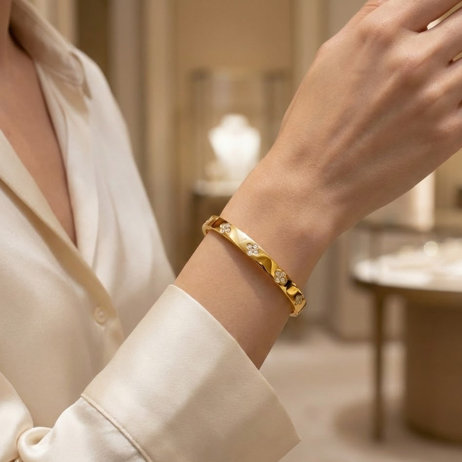 Bracciale Rigido Sottile Crystal Bloom con Fiori di Cristalli in Acciaio Inossidabile